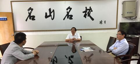 tyc8722太阳集团招生宣传工作组与浮山中学校长唐晓发等开展座谈